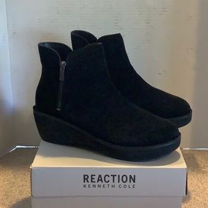Kennth Cole Reaction Black Suede Wedge Booties NIB sz 10M